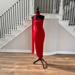 Elliatt $270 Darya Midi Dress Red Strapless Ruched NWT Size M Wedding Guest